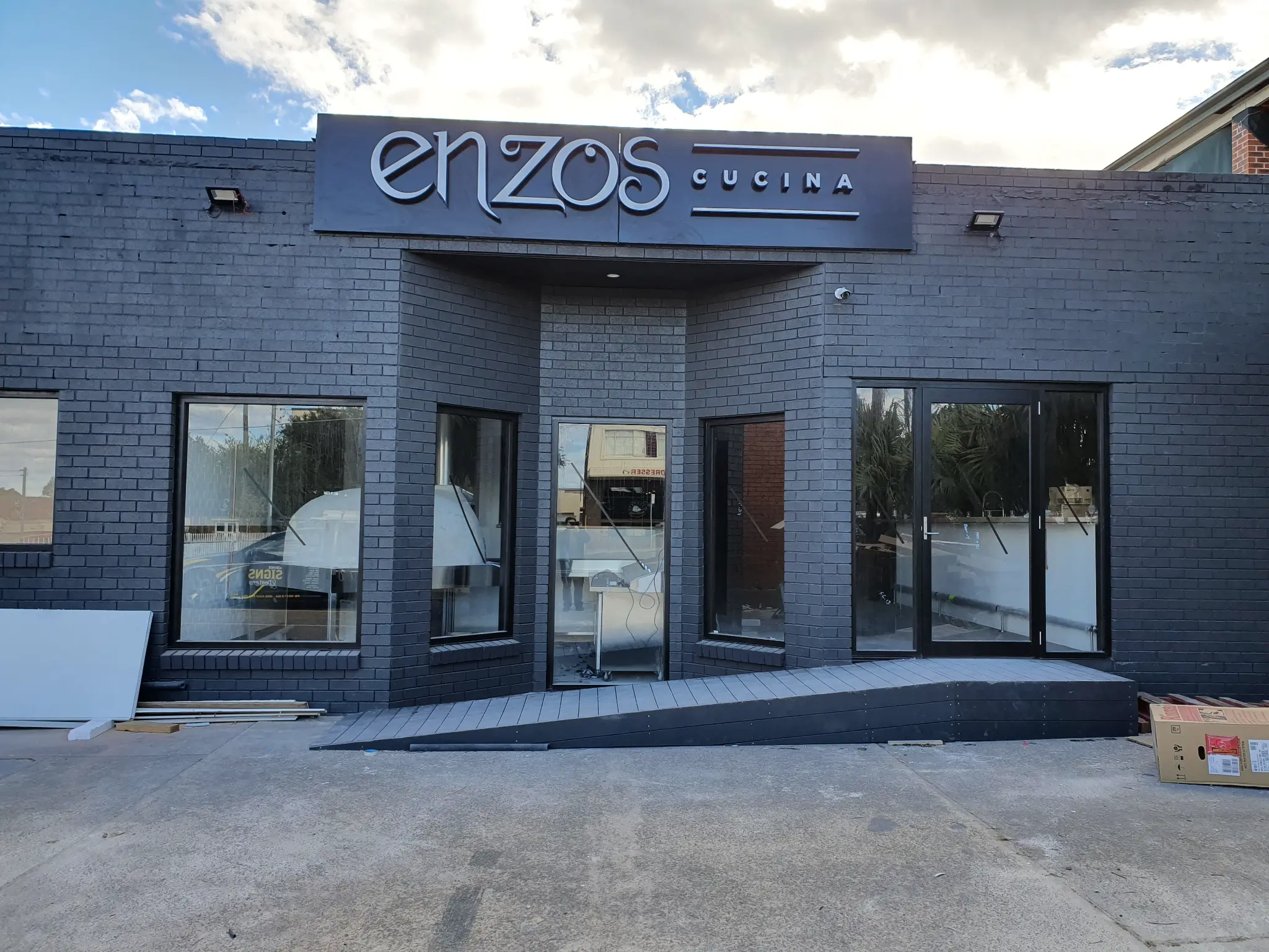 Enzos Cucina exterior restaurant signage